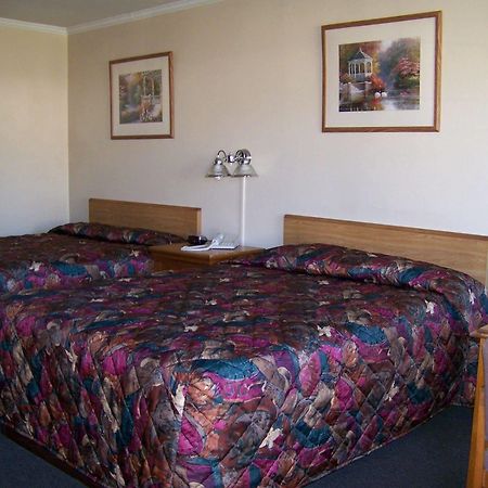 Emerald Sands Inn Milton Room photo