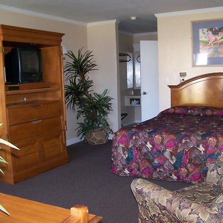 Emerald Sands Inn Milton Room photo