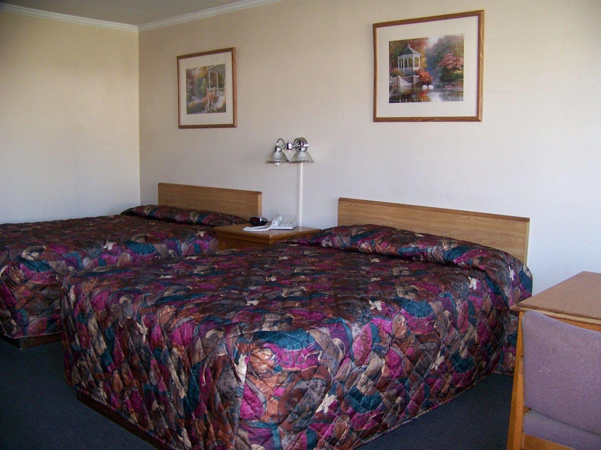 Emerald Sands Inn Milton Room photo